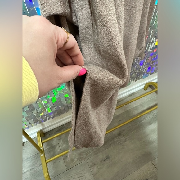 Side Slit Turtle Neck Tunic Top - Picture 2 of 2